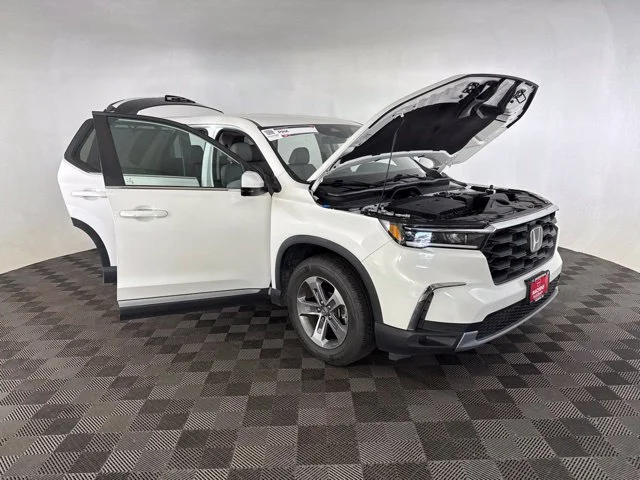 Used 2023 White Honda EX-L image 15