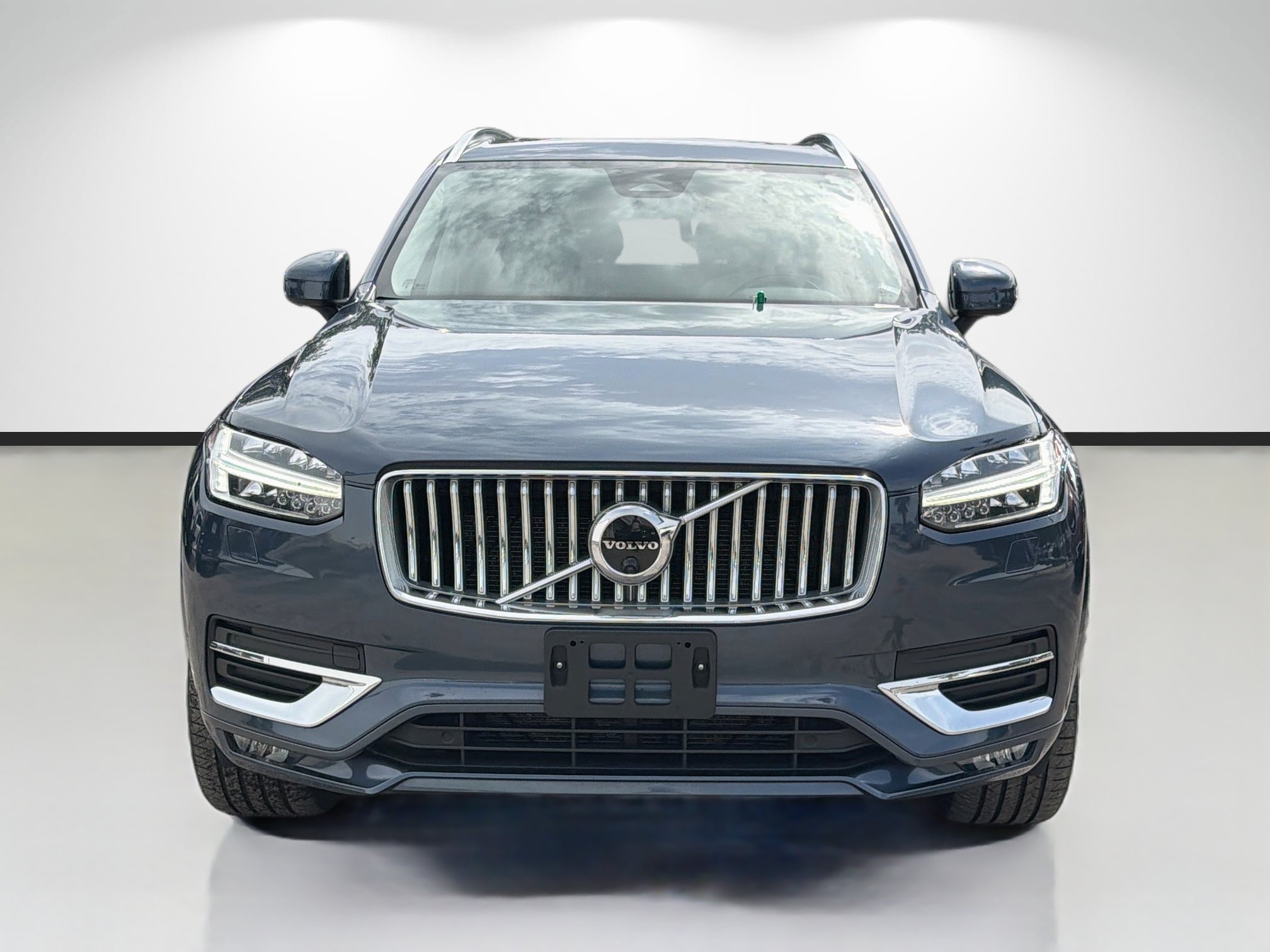 Used 2023 Thunder Gray Metallic Volvo Plus image 8