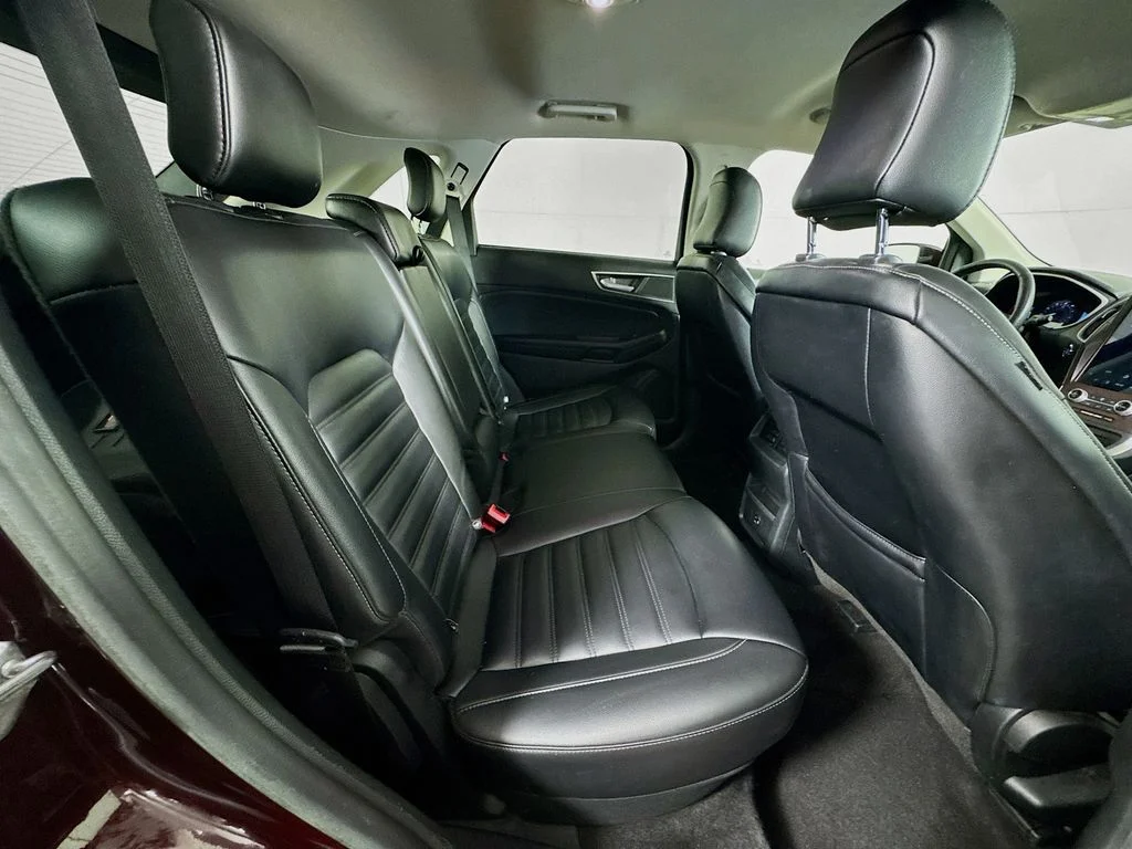 Used 2021 Red Ford SEL image 31