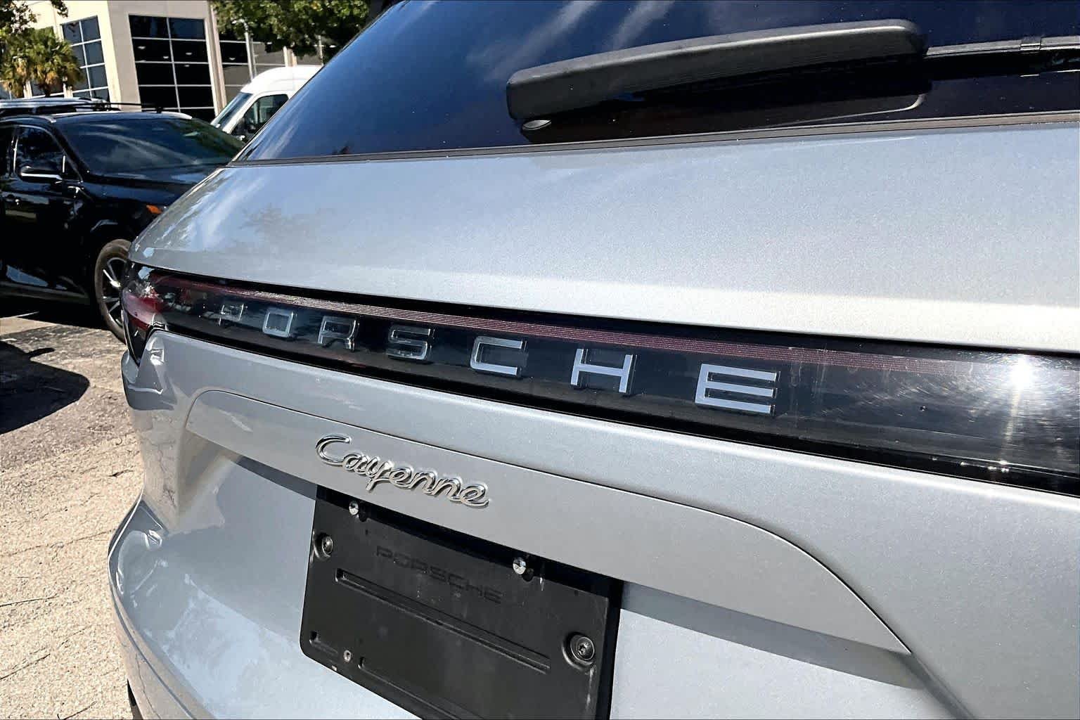 Used 2023  Porsche  image 31