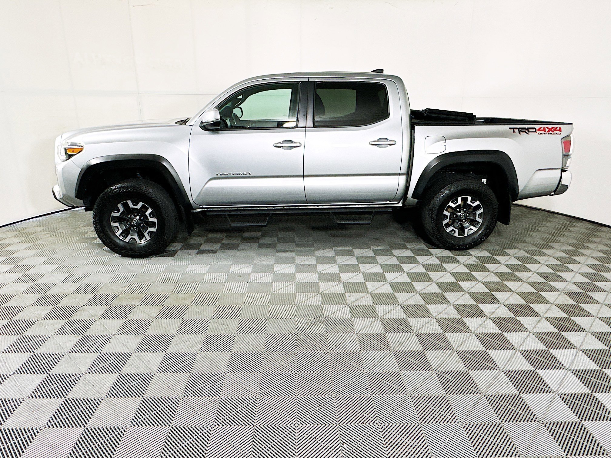 2022 Toyota Tacoma thumbnail 8