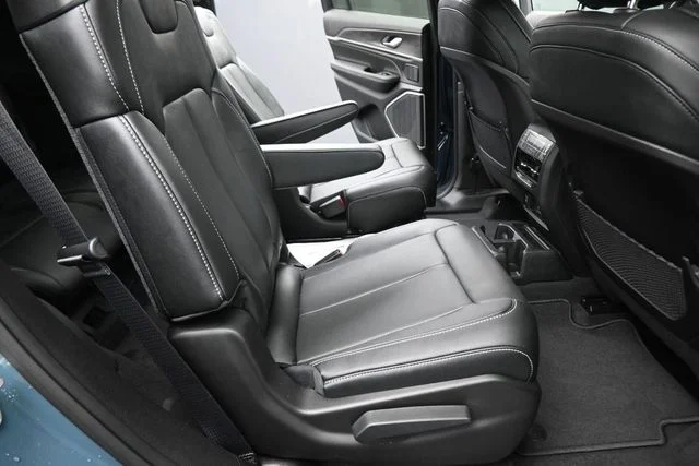 New 2026 Steel Blue Exterior Paint Jeep Limited Reserve image 24