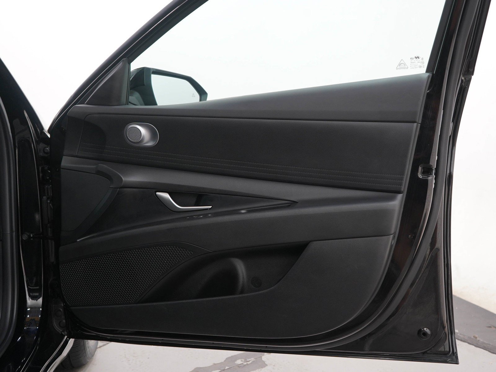 Used 2024 Abyss Black Hyundai SE IVT image 9