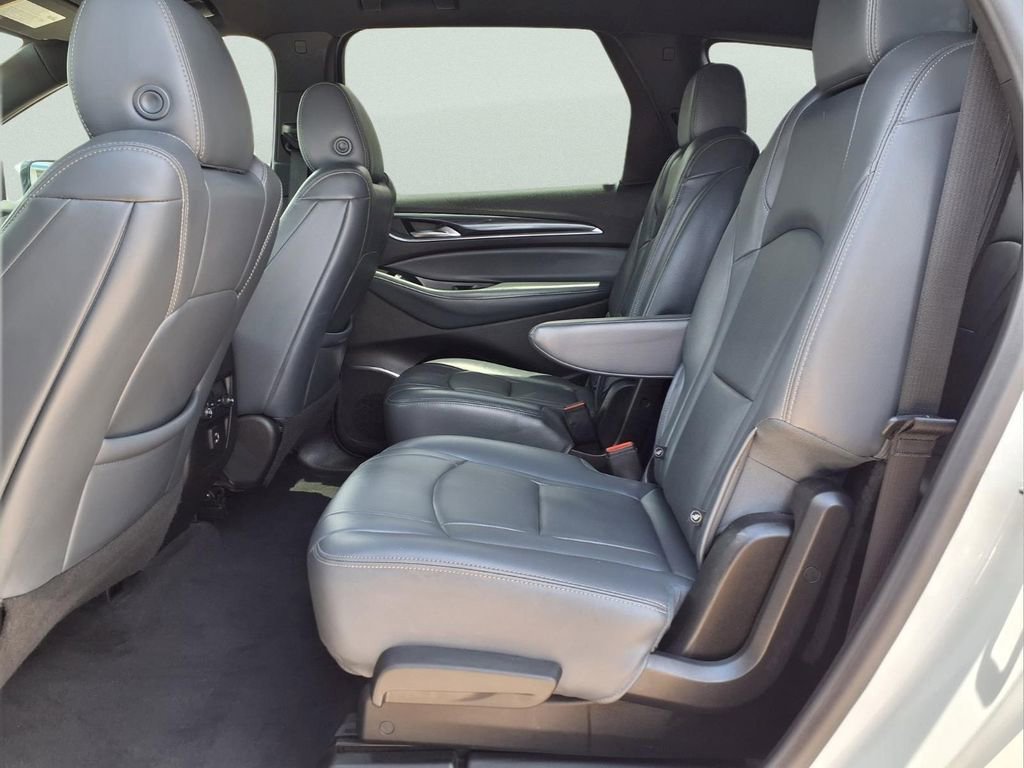Used 2022 Summit White Buick Essence image 13
