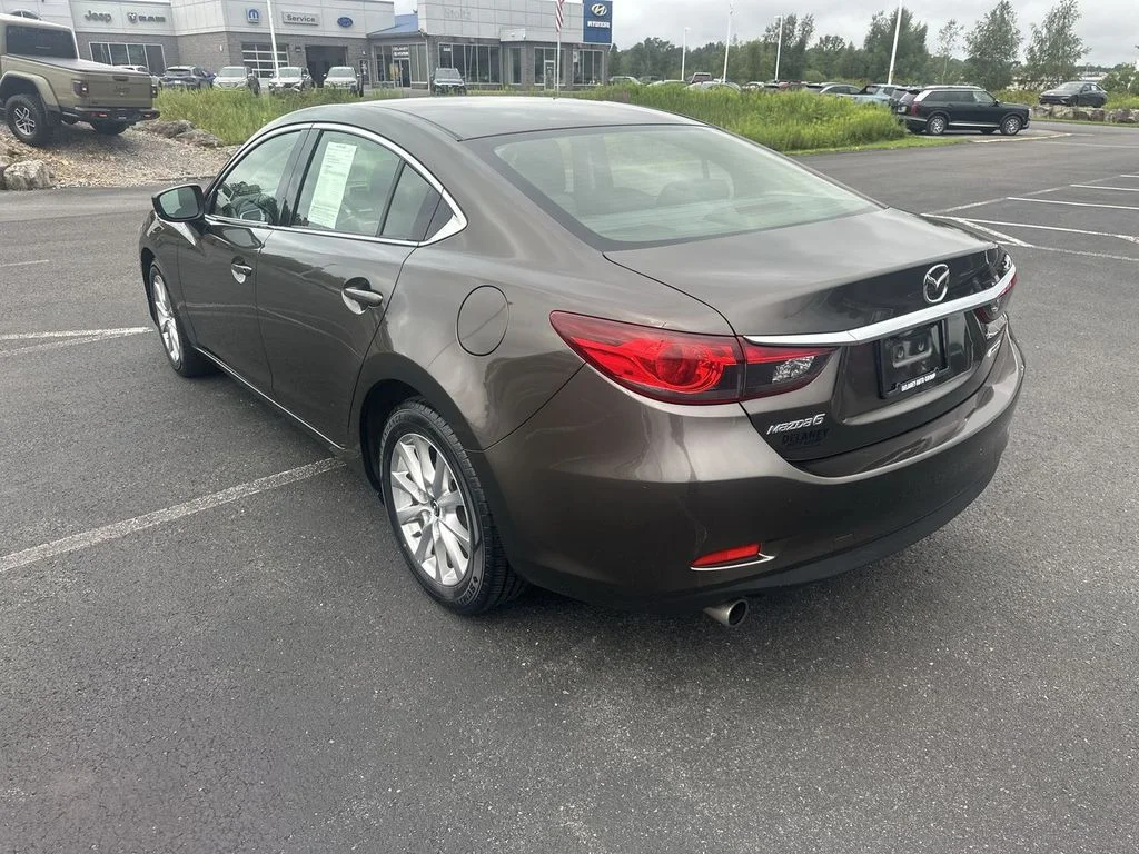 Used 2017 Silver Mazda Sport image 6