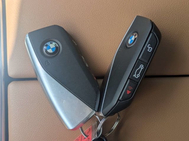 Used 2024 Alpine White BMW sDrive40i image 37