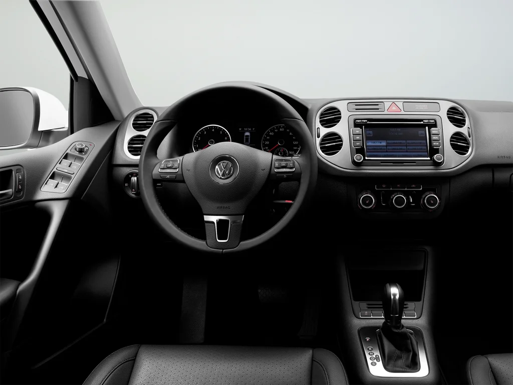 Used 2011 White Volkswagen S image 47