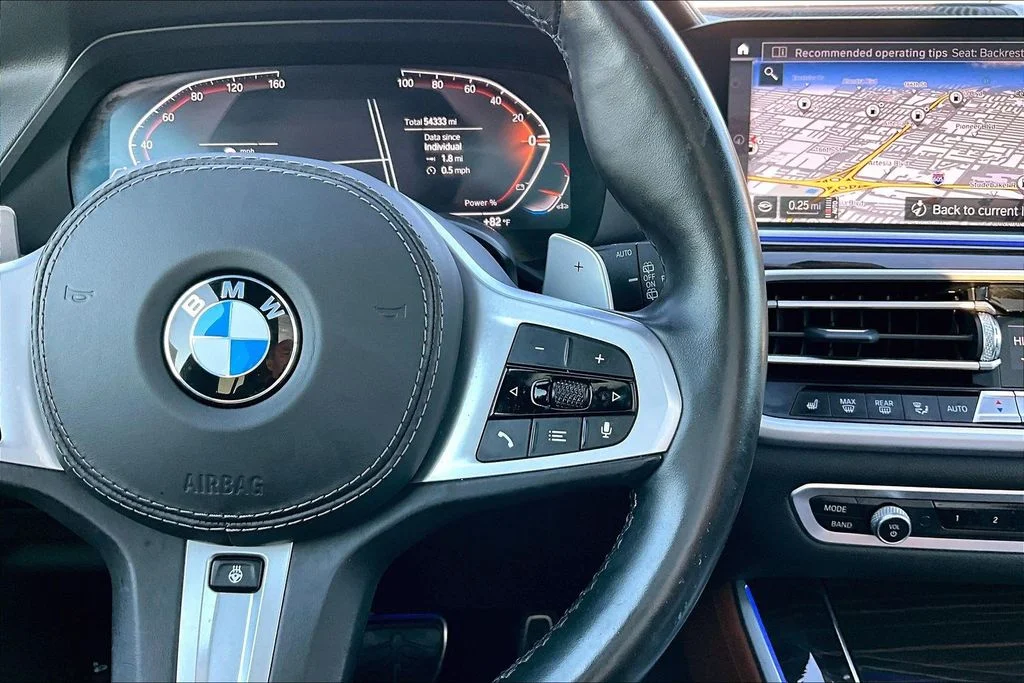 Used 2021 White BMW xDrive40i image 12