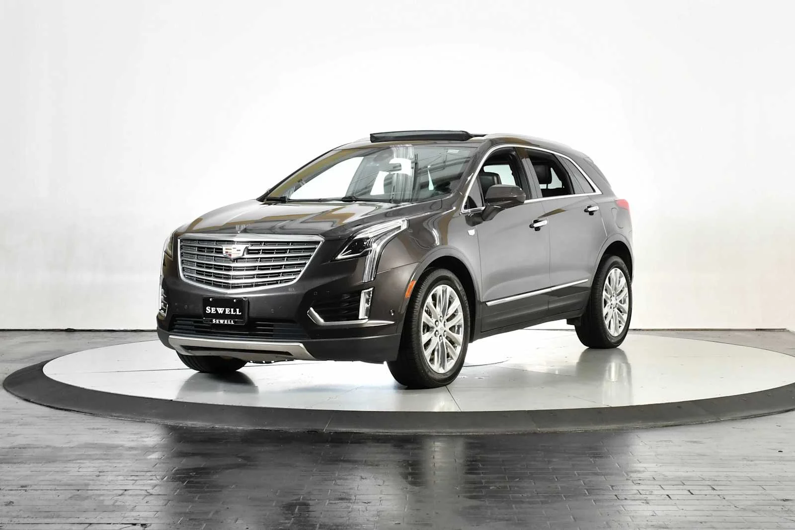 2019 Cadillac XT5 AWD Platinum's photo