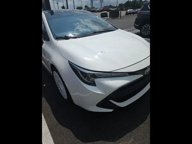 Used 2022 White Toyota SE Nightshade Edition image 26