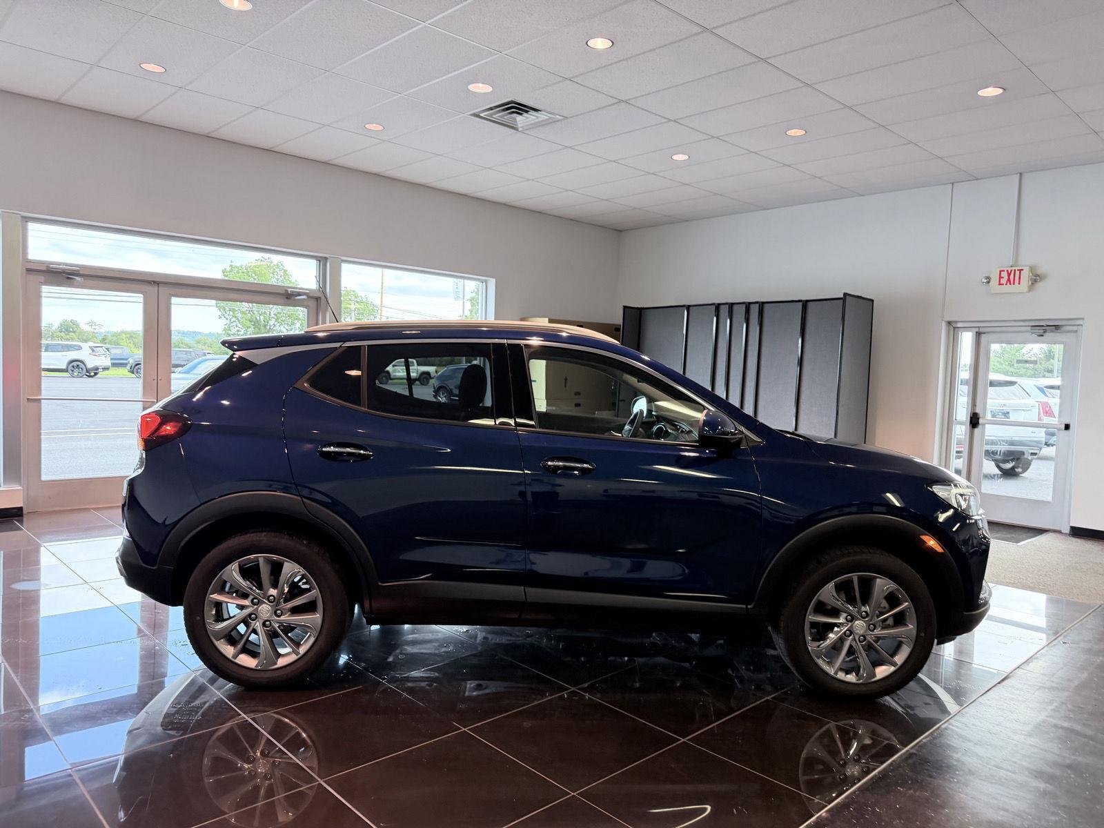 Used 2023 Sapphire Metallic Buick Essence image 15