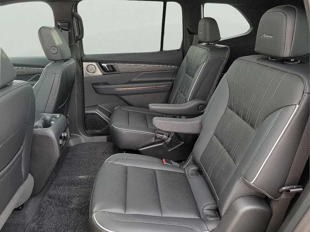 2026 Buick Enclave Avenir - Photo 13