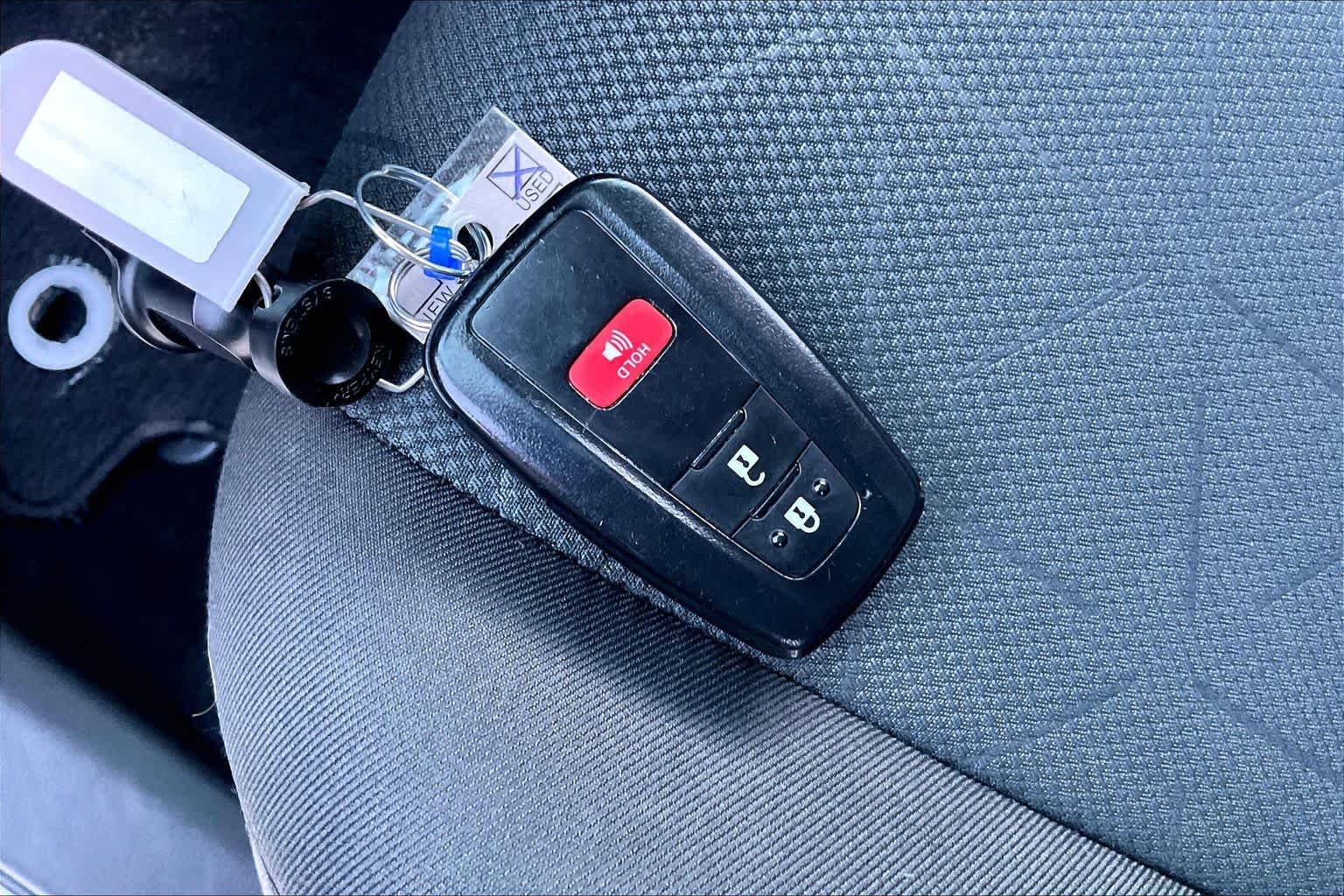 Used 2025 Ice Cap Toyota XLE image 14