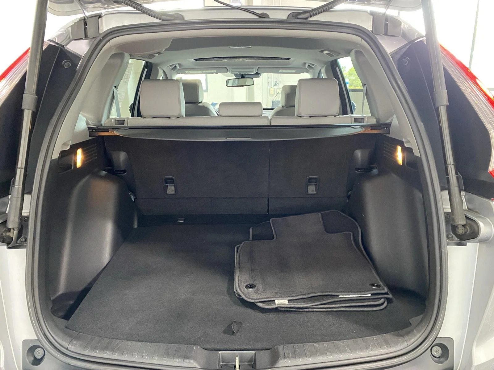 Used 2019 Lunar Silver Metallic Honda EX-L image 14