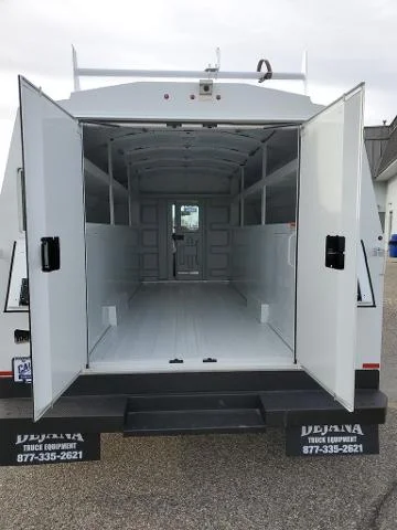 2025 Ford E-Series Cutaway Base - Photo 32