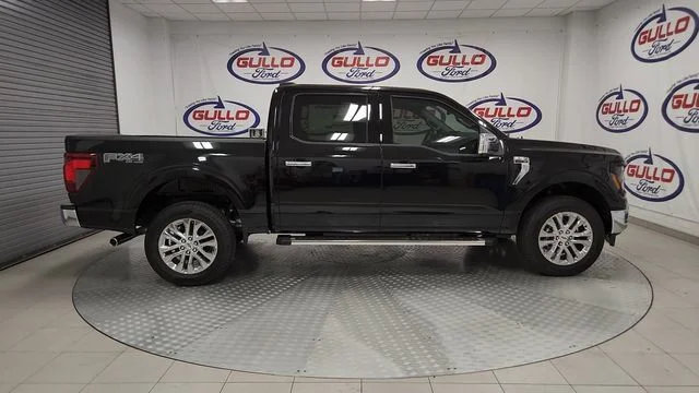 New 2026 Agate Black Metallic Ford XLT image 13