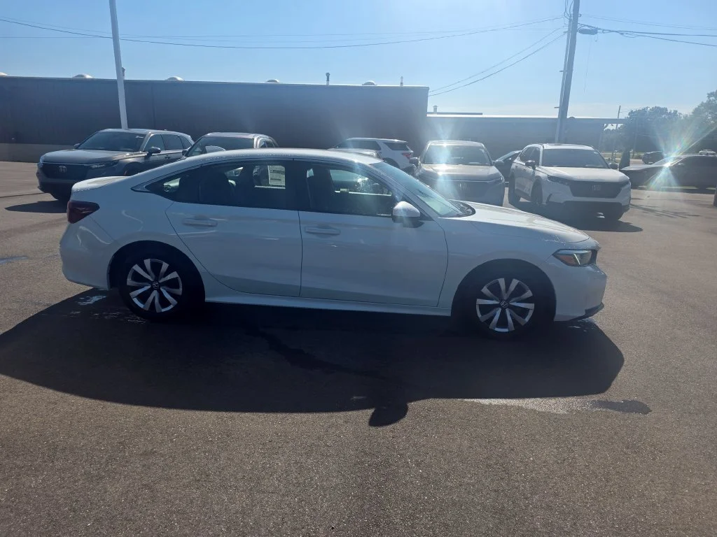 New 2026 Platinum White Pearl Honda LX image 2