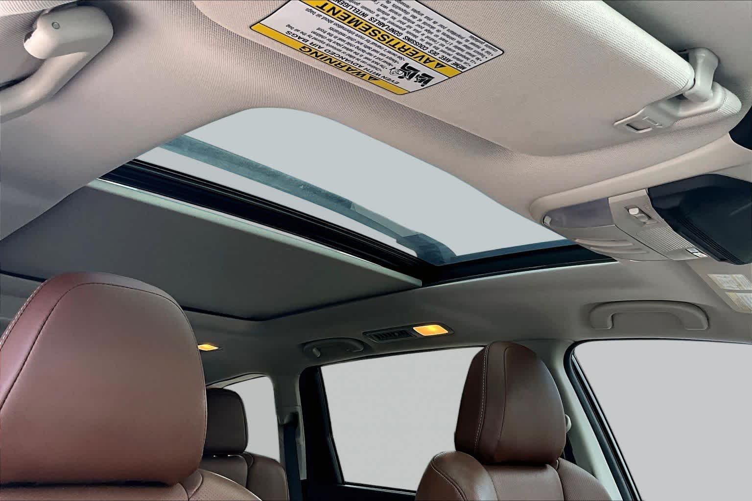 Used 2023 Crystal White Pearl Subaru Touring image 26