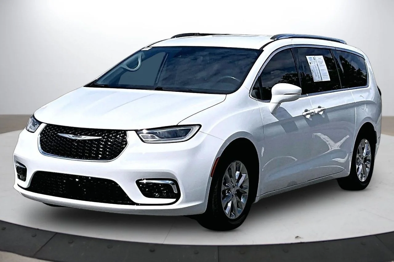Certified Used 2021 White Chrysler Touring L image 4