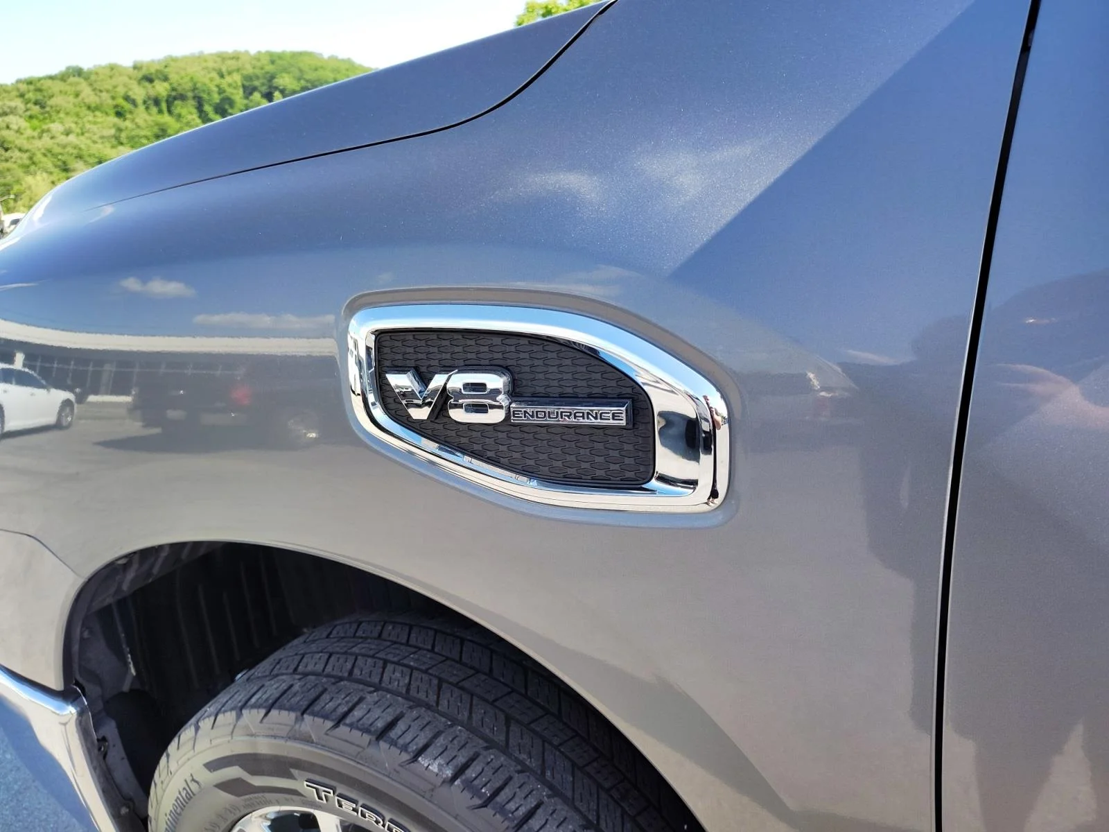 Used 2017 Gray Nissan SL image 8