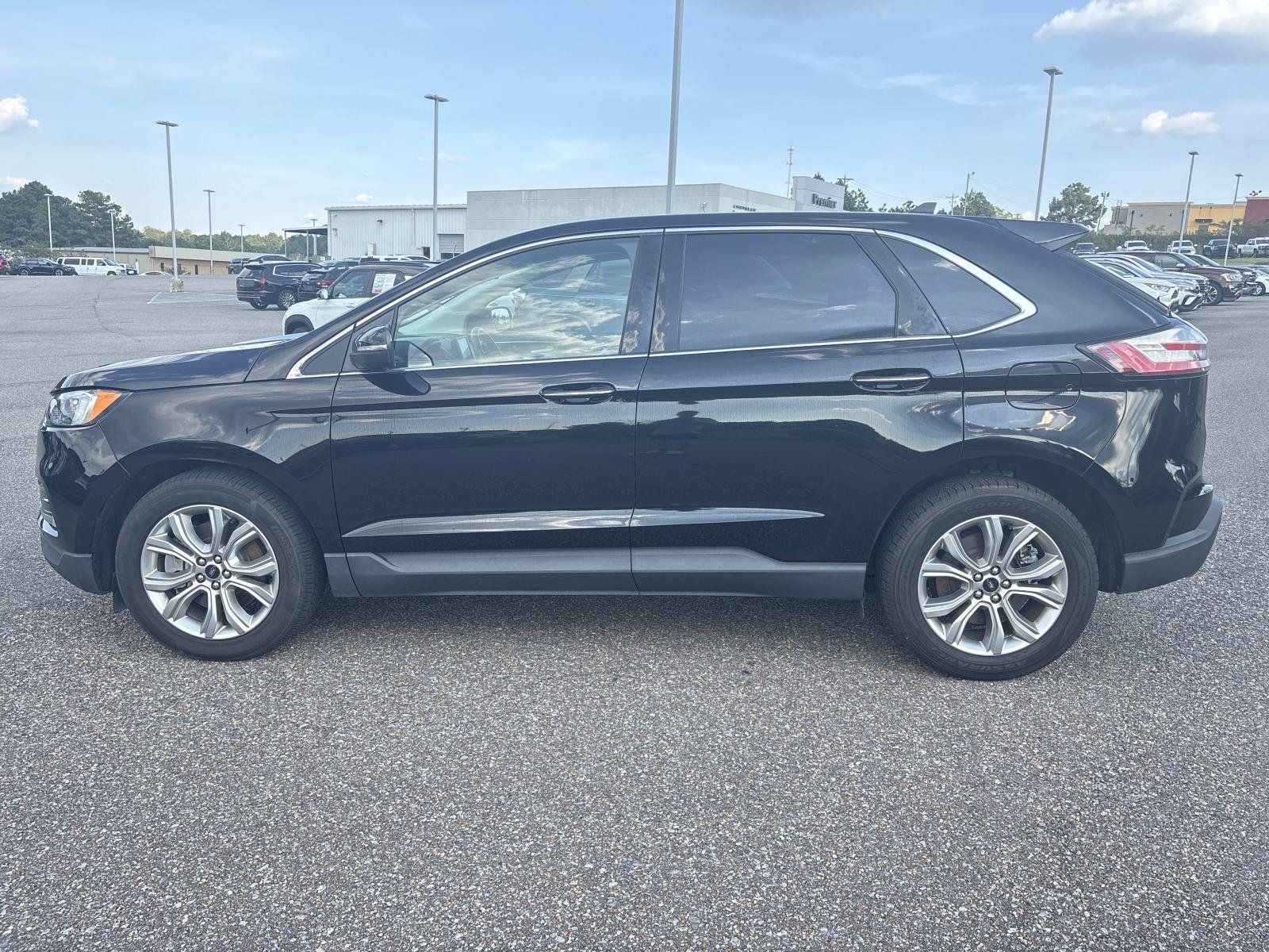 2024 Ford Edge Titanium - Photo 8