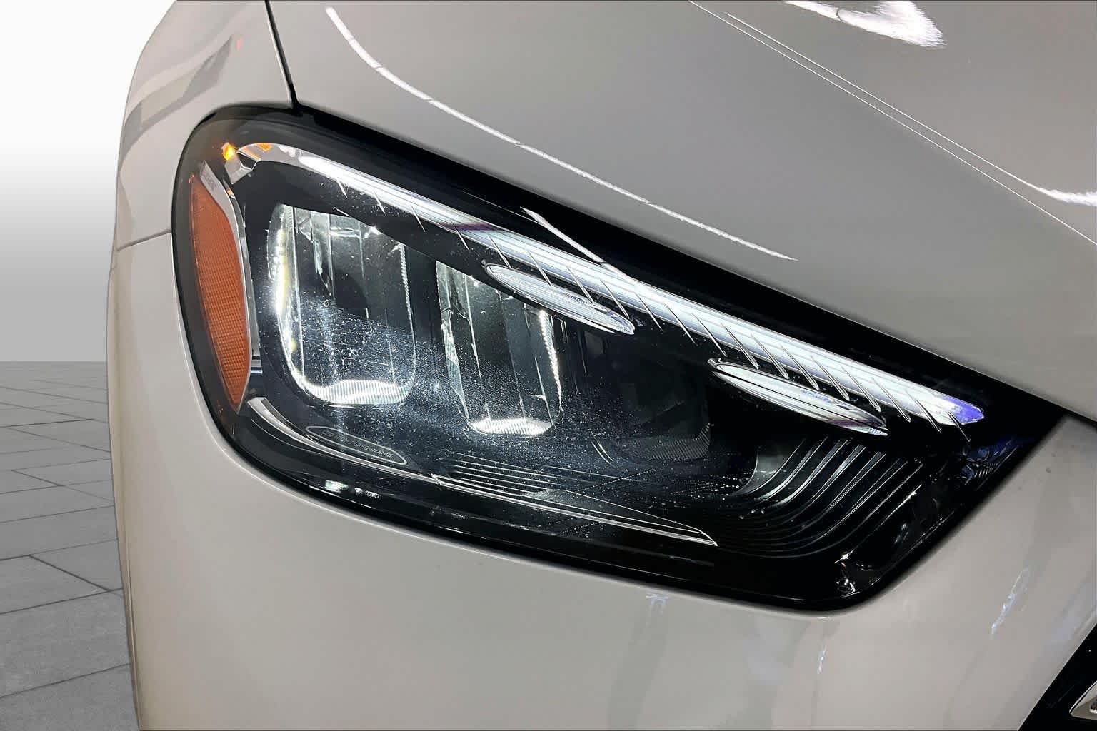 New 2026 MANUFAKTUR Moonlight White Metallic Mercedes-Benz GLE 350 image 13