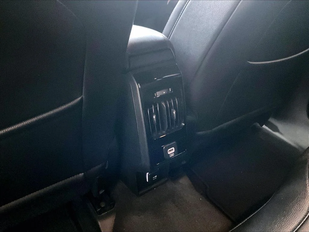 Used 2024 Silver Jeep Limited image 33