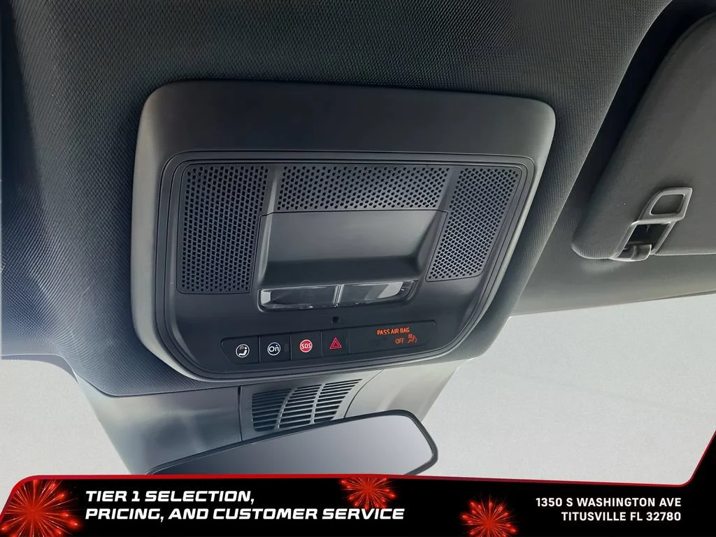 Used 2024 Summit White Chevrolet LT image 40