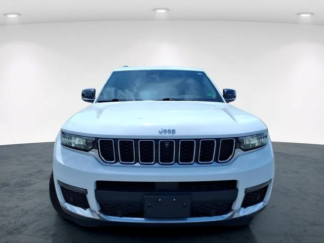 Used 2022 White Jeep Limited image 3