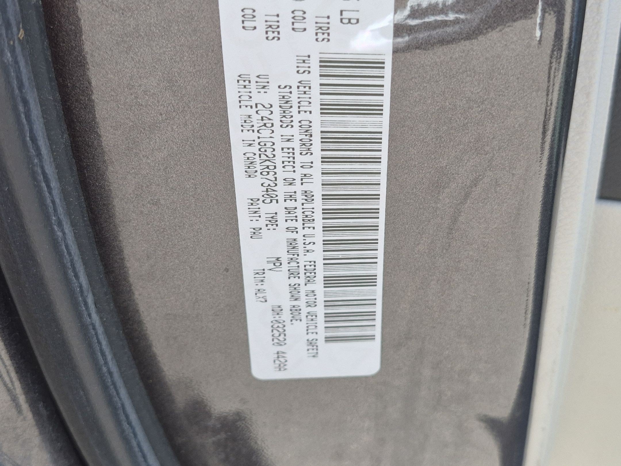 Used 2019 Granite Crystal Metallic Clearcoat Chrysler Limited image 33