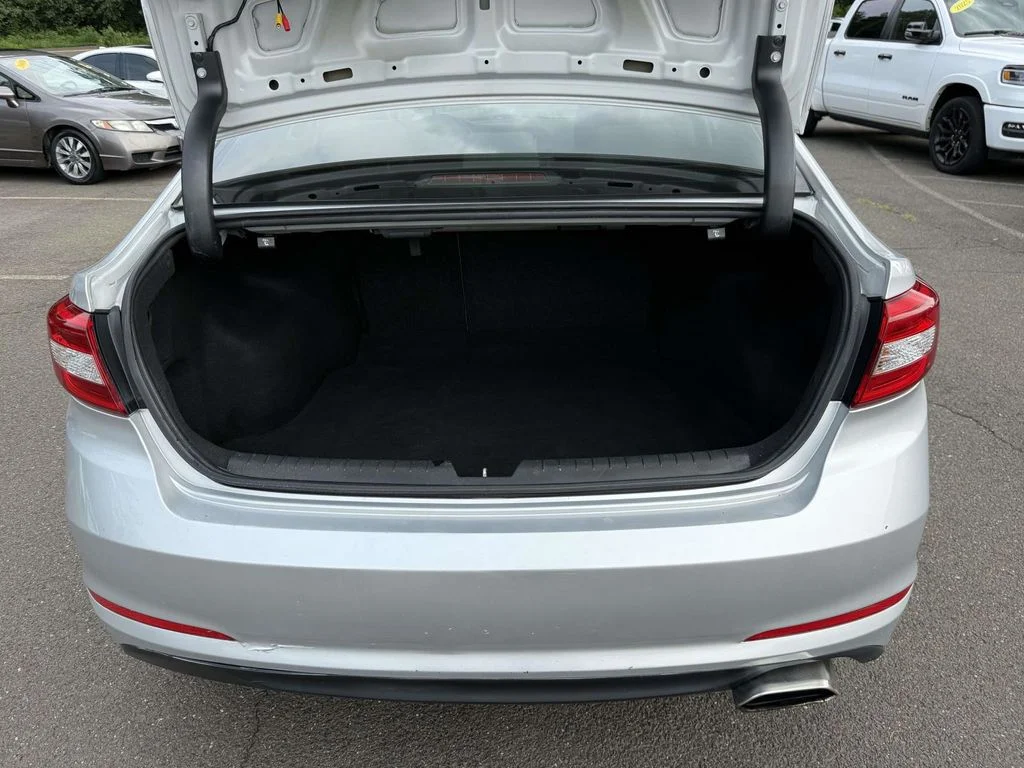 Used 2015 Silver Hyundai SE image 30