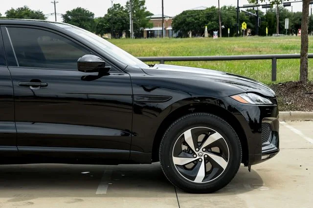 2026 Jaguar F-Pace R-Dynamic S - Photo 9