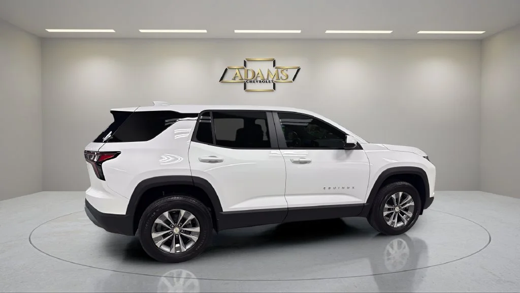 2027 Chevrolet Equinox LT - Photo 7
