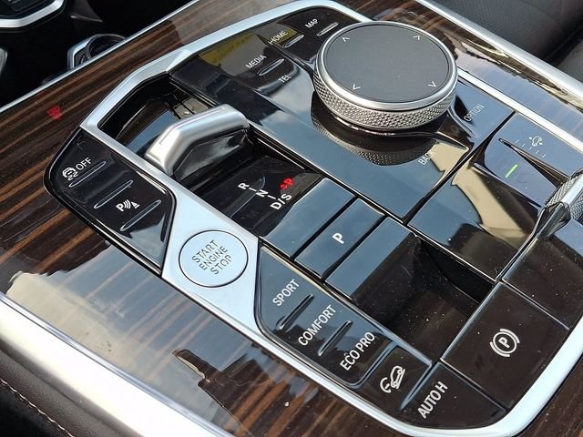 New 2026 Black Sapphire Metallic BMW xDrive40i image 13
