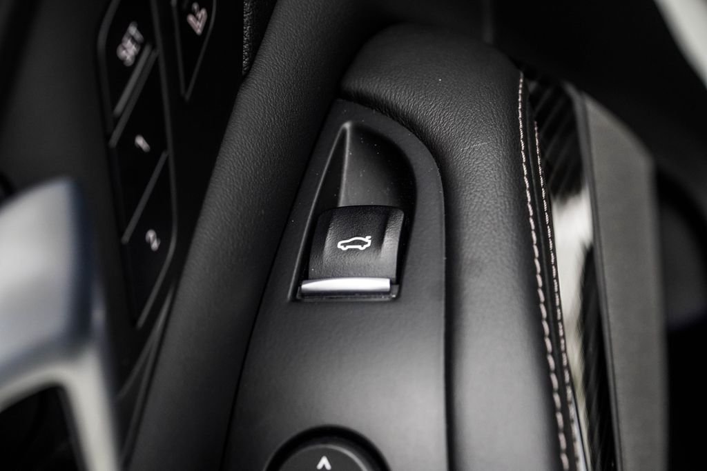 Used 2022 White BMW M50i image 37