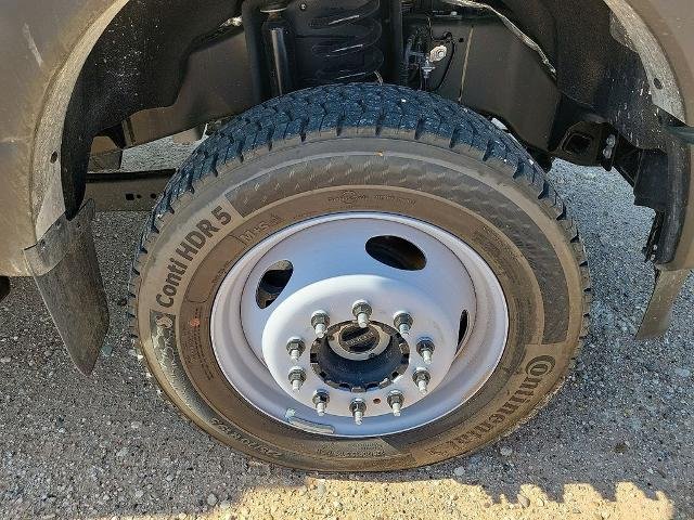 2024 Ford F-550 Super Duty Chassis Cab XL - Photo 38