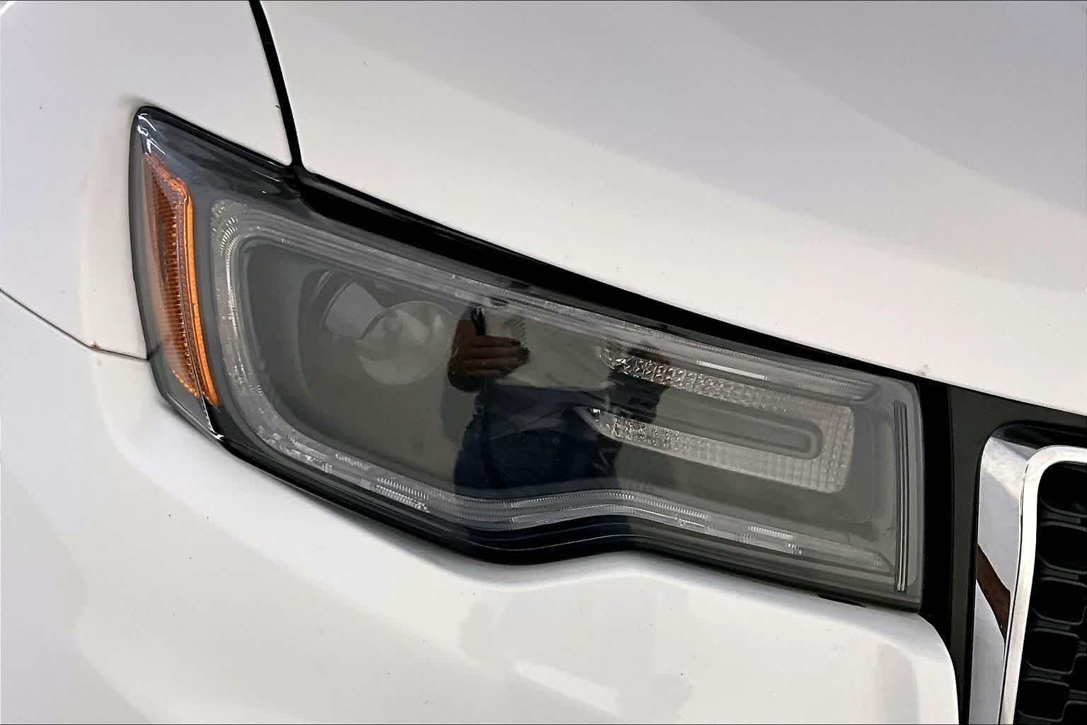 Used 2019 Bright White Clear Coat Jeep Limited image 27