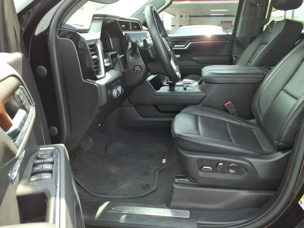 Used 2024 Onyx Black GMC Denali image 22