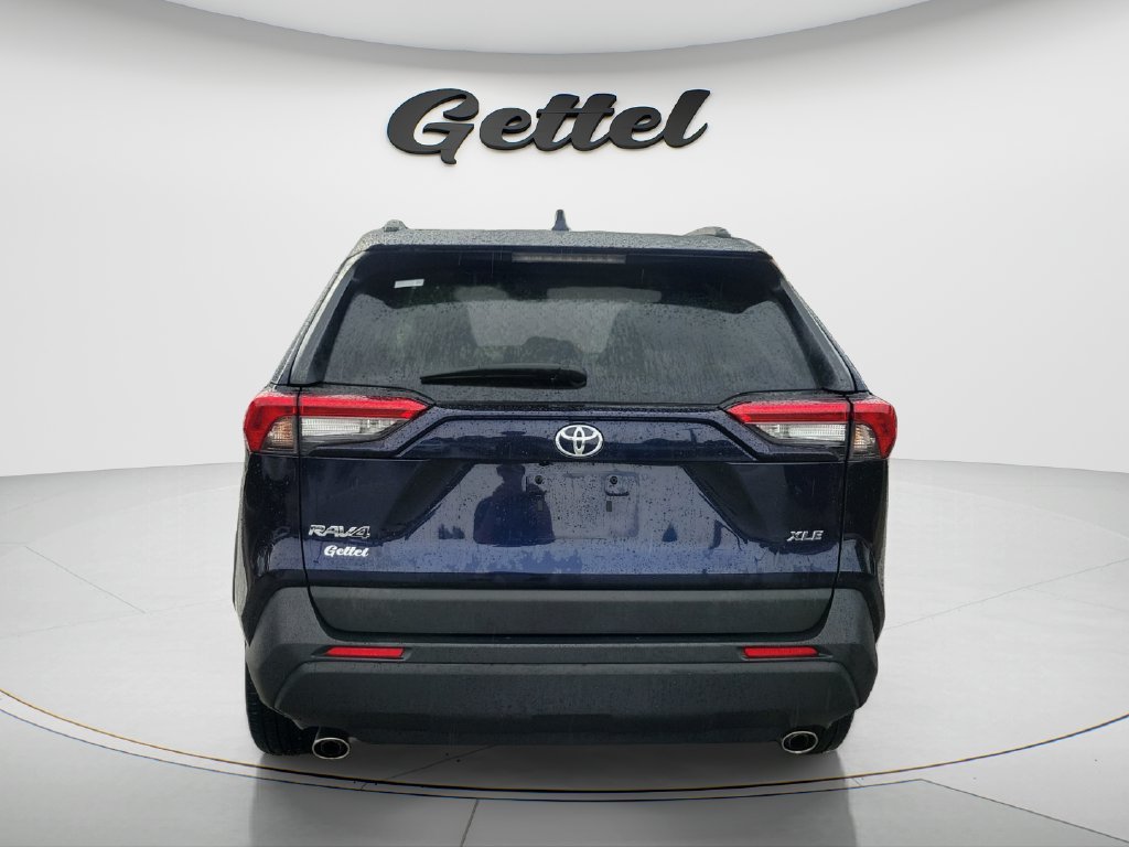 Certified Used 2022  Toyota XLE Premium image 6