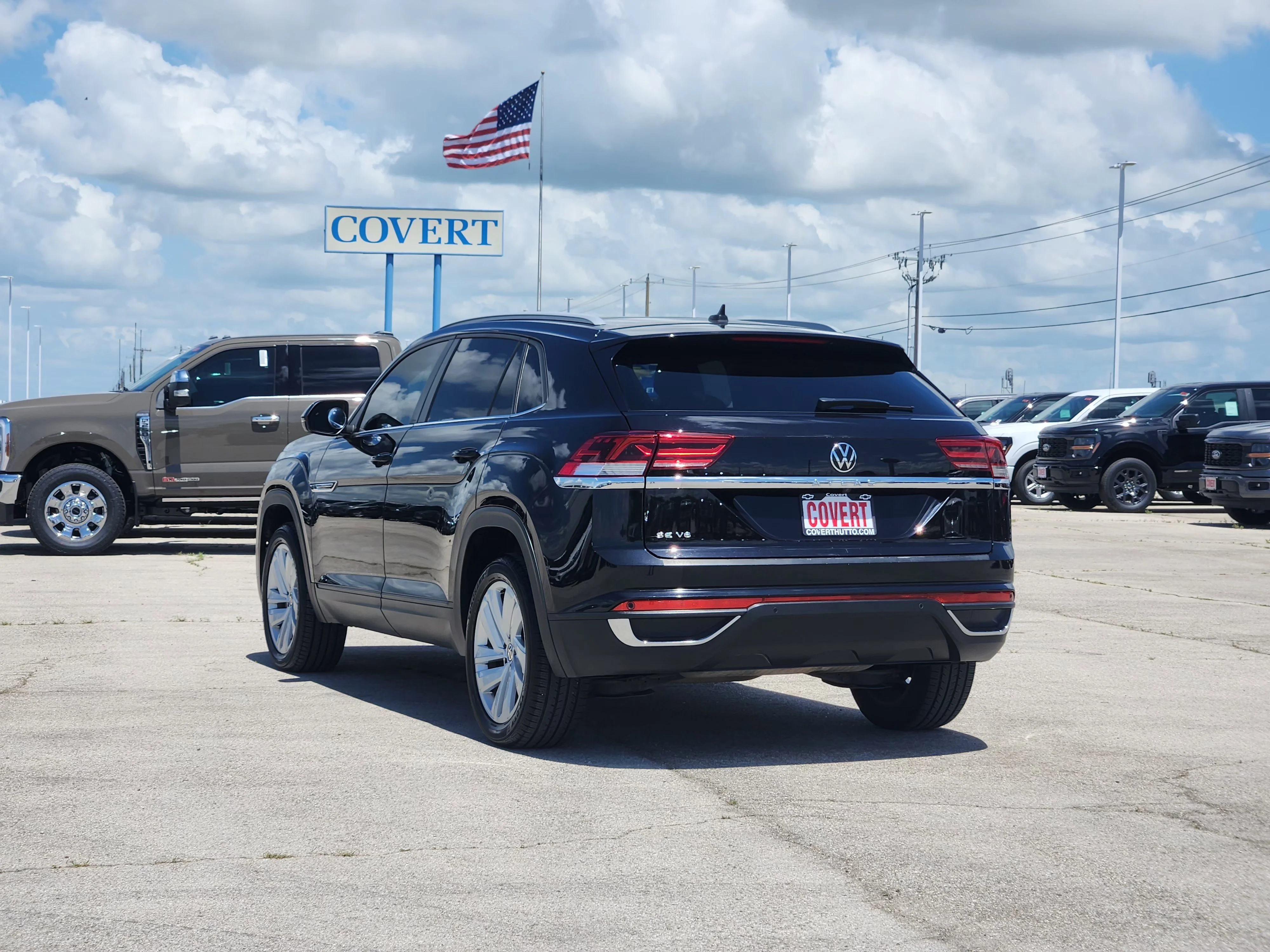 Used 2021 Black Volkswagen 3.6L V6 SE w/Technology image 5