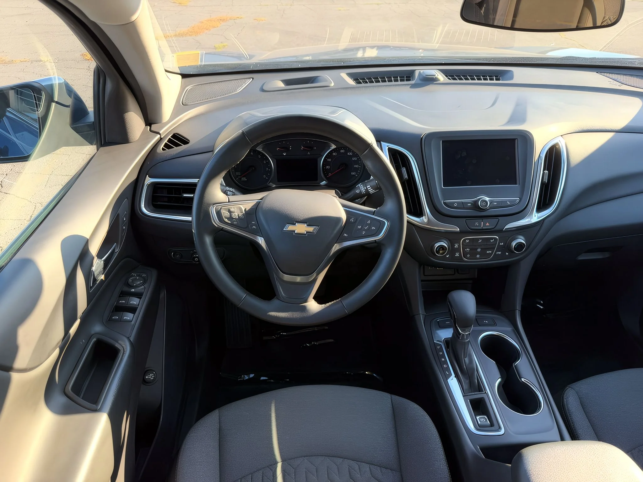 2024 Chevrolet Equinox LT - Photo 18