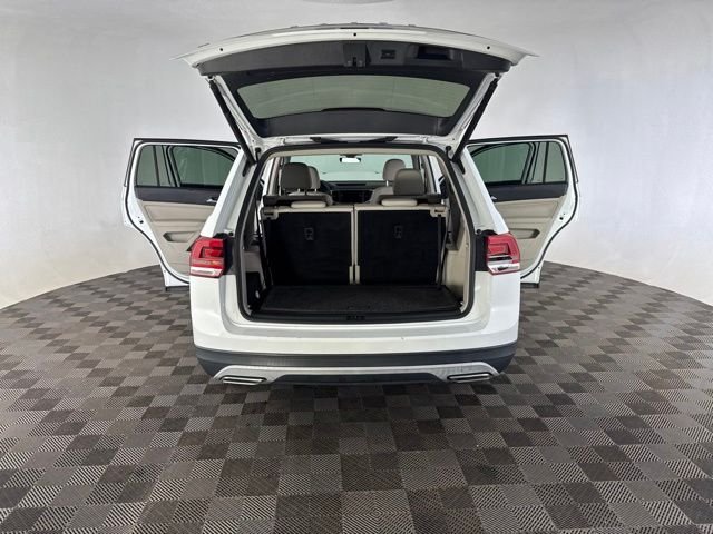 Used 2020 White Volkswagen 2.0T SE w/Technology image 18
