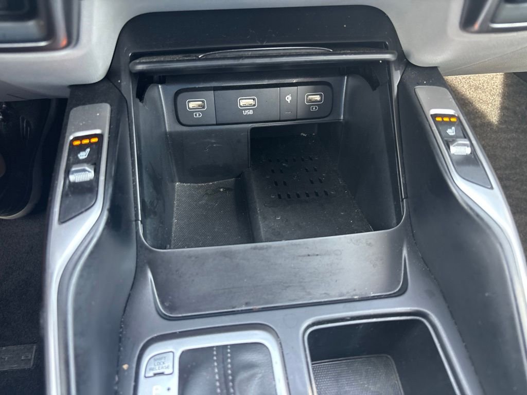 Used 2023 White Kia X-Line EX image 34