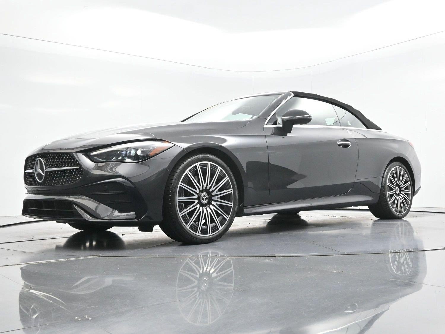 Used 2026 Graphite Gray Metallic Mercedes-Benz CLE 300 image 40