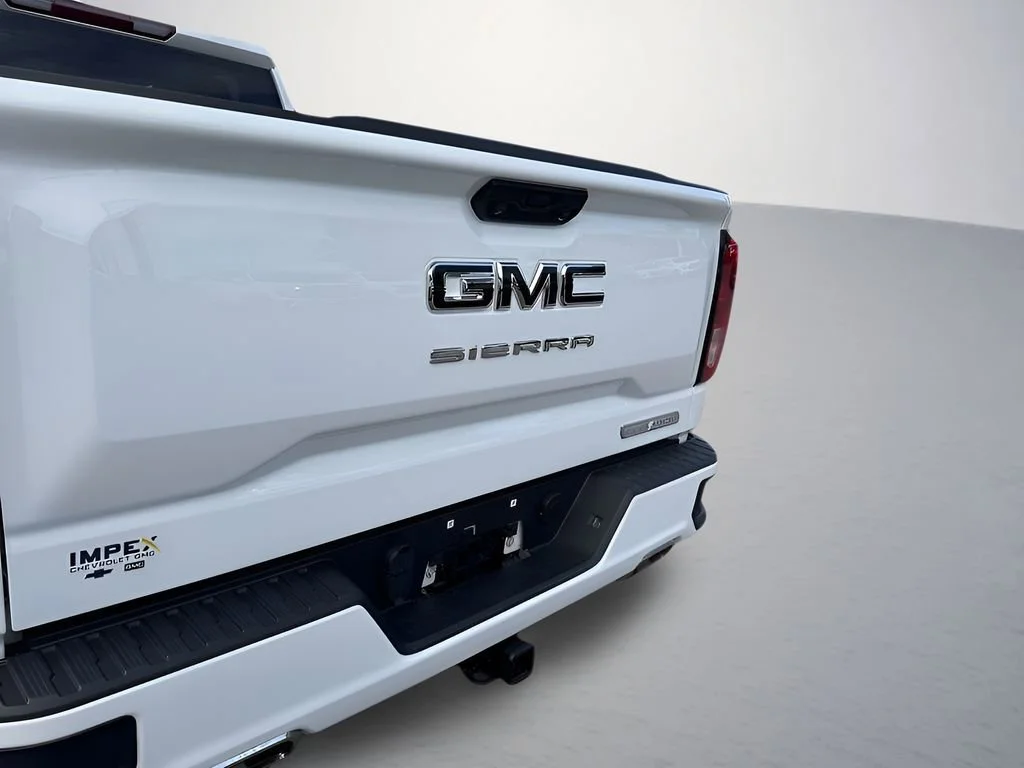 Used 2024 Summit White GMC Elevation image 38