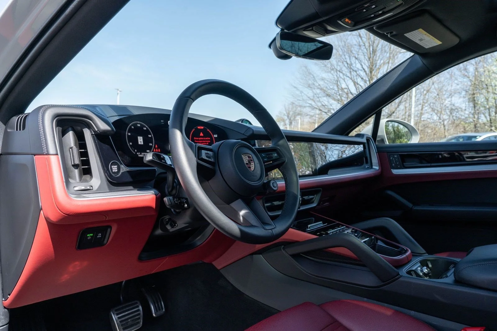 Used 2025 White Porsche S E-Hybrid Coupe image 5
