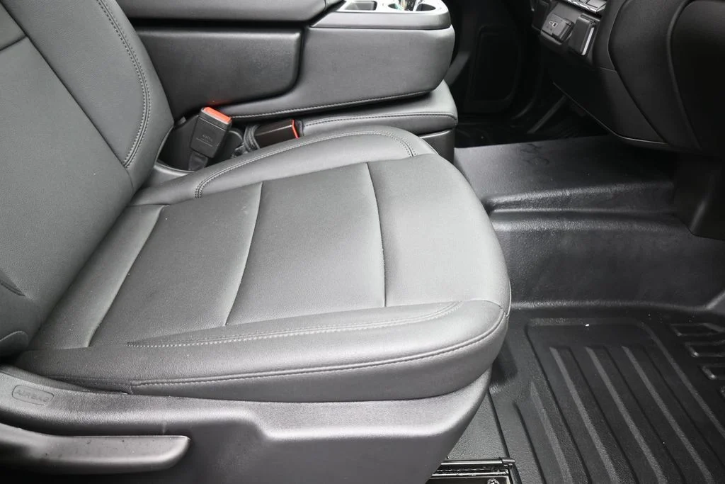 Used 2026 Summit White Chevrolet WT image 37