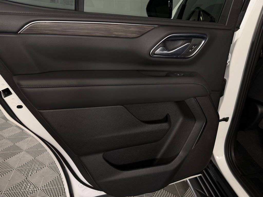 Used 2024 Summit White Chevrolet LS image 28