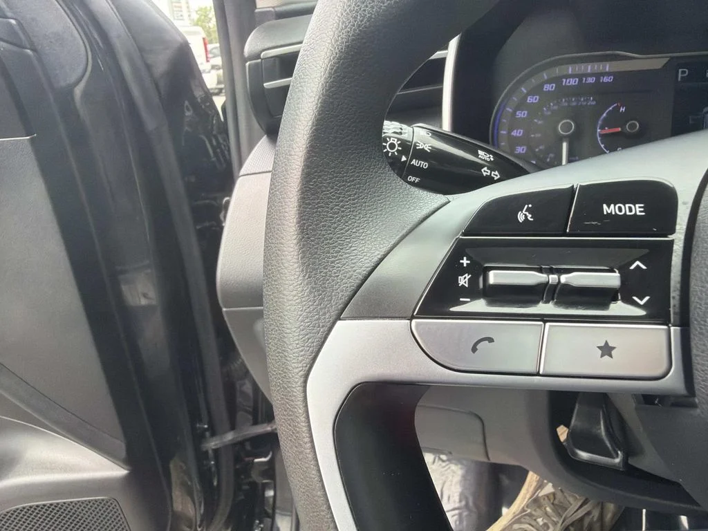 Used 2023 Black Hyundai SEL image 21