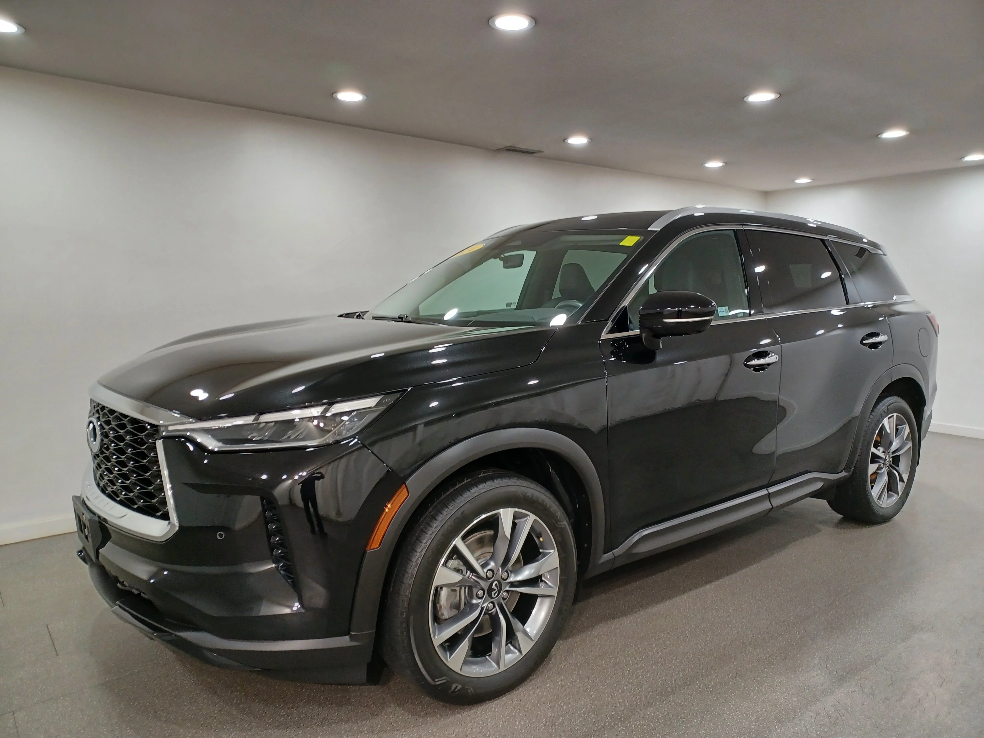 Certified Used 2024 Mineral Black Pearl INFINITI Luxe AWD*7 Pass | Adapt Cruise | Remote Start | Nav | 360 Cam | Htd Leather | Pano Roof | Htd Wheel image 2